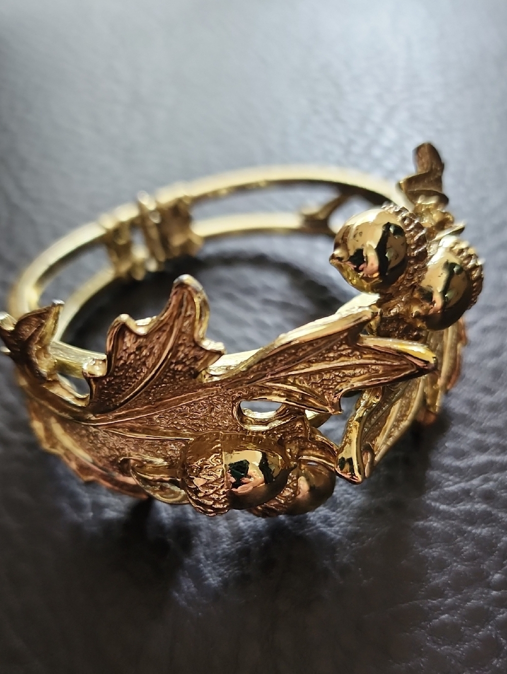 VTG Gold Oak Leaf & Acorn Clamper Bracelet - Women Jewelry